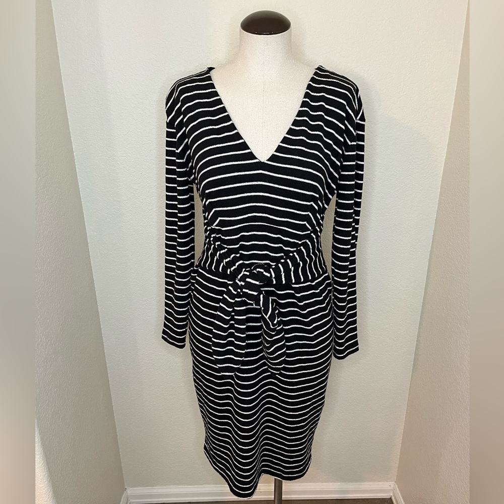 A Pea in a Pod‎ knit striped dress size medium black and white